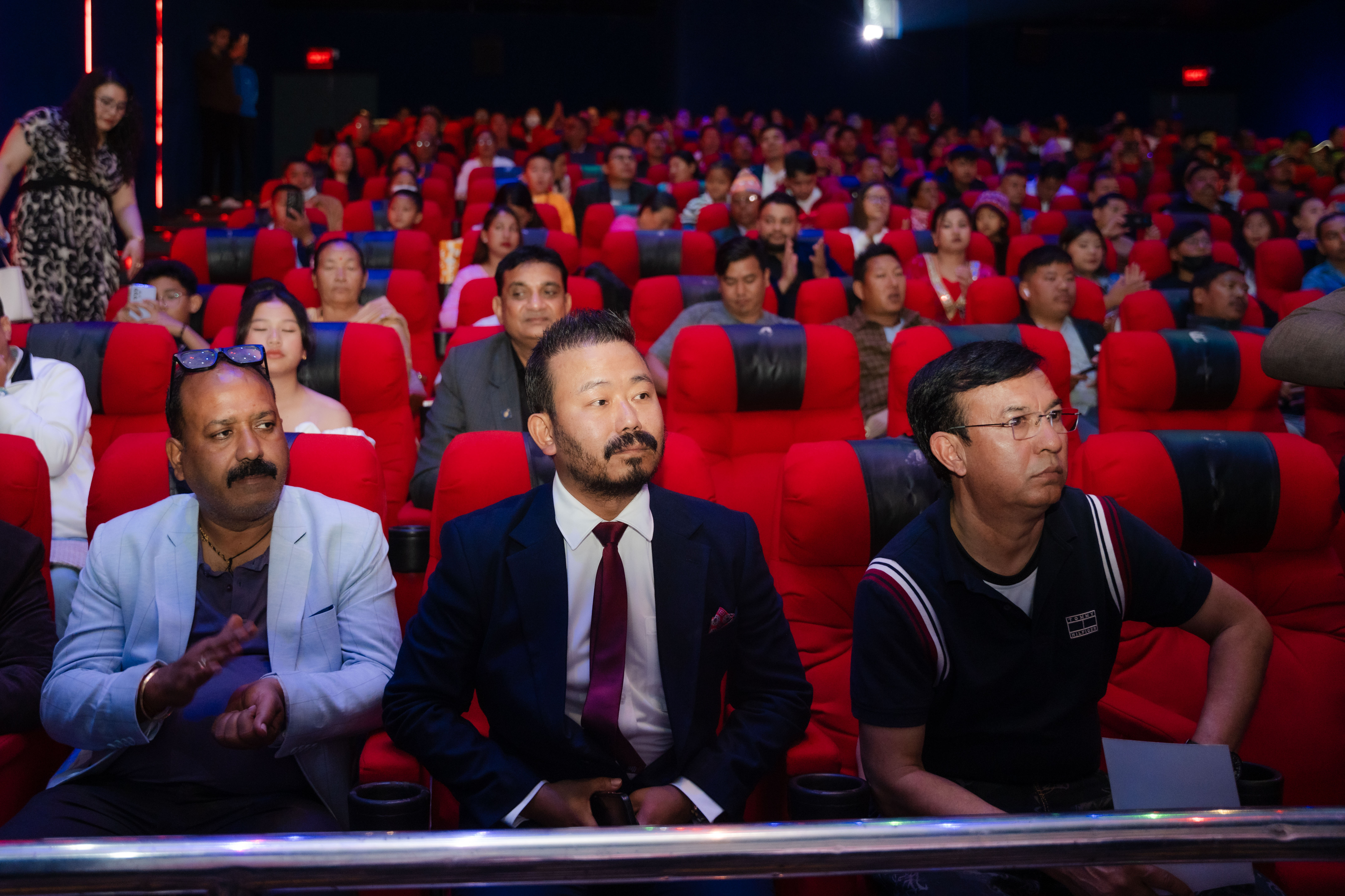 Read more about the article धरानमा ‘अञ्जिला’को भव्य प्रिमियर: निर्देशक भन्छन्, ‘दर्शक प्रतिक्रियाले चलचित्र चल्ने सङ्केत पाएँ’